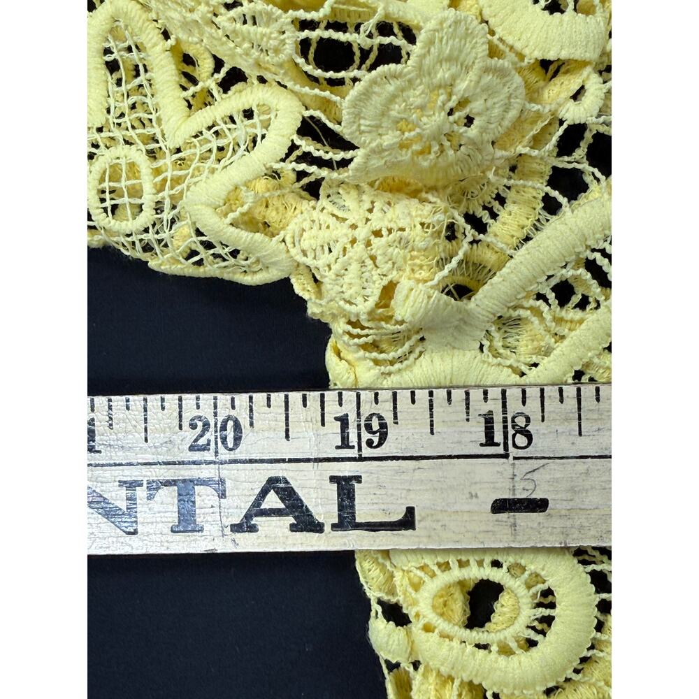 Guess Women’s Butter Yellow Floral Lace Dress Size XL - Picture 9 of 10